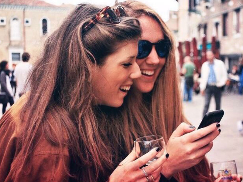 Learn how to talk to women online.